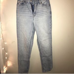 American Eagle Mom Jeans Size 2 Reg length